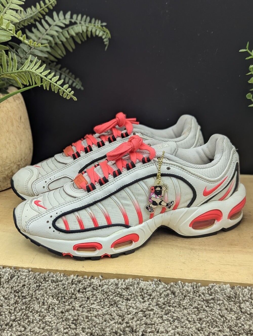 Nike Air Max Tailwind 4 Women's Size 9.5 Running Shoes Men's Size  8 Casual Comf